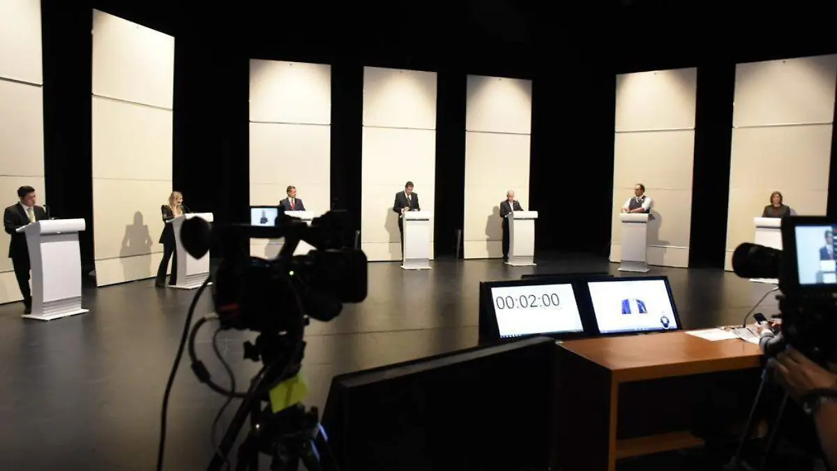 candidatos de SLP en debate